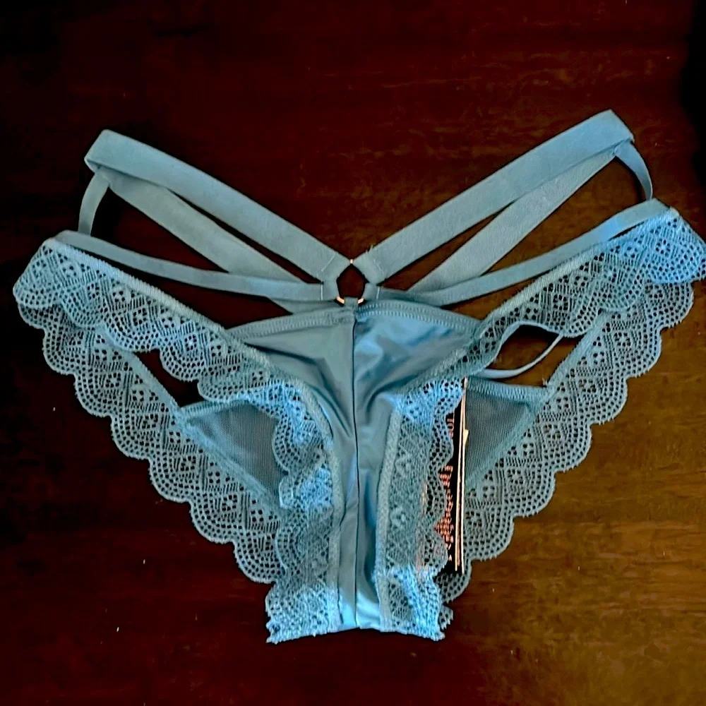 Very Sexy Strapy Hardware Lace Cheeky Panty XS NWT Victoria Secret Limited Edit